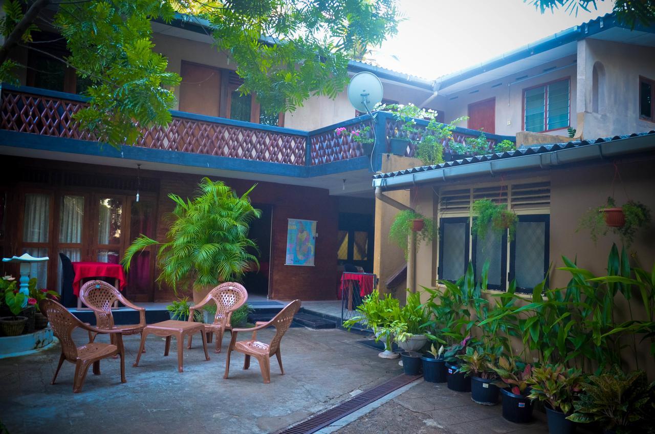 Lake View The Tourist Guest House Anuradhapura Eksteriør billede