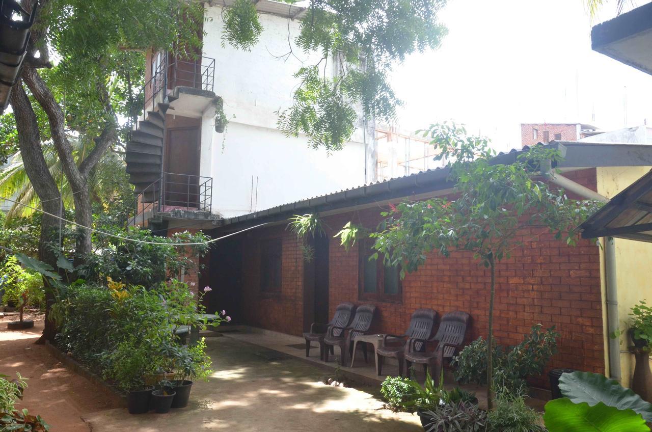 Lake View The Tourist Guest House Anuradhapura Eksteriør billede